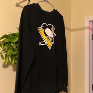 Black medium Pittsburgh penguins long sleeve